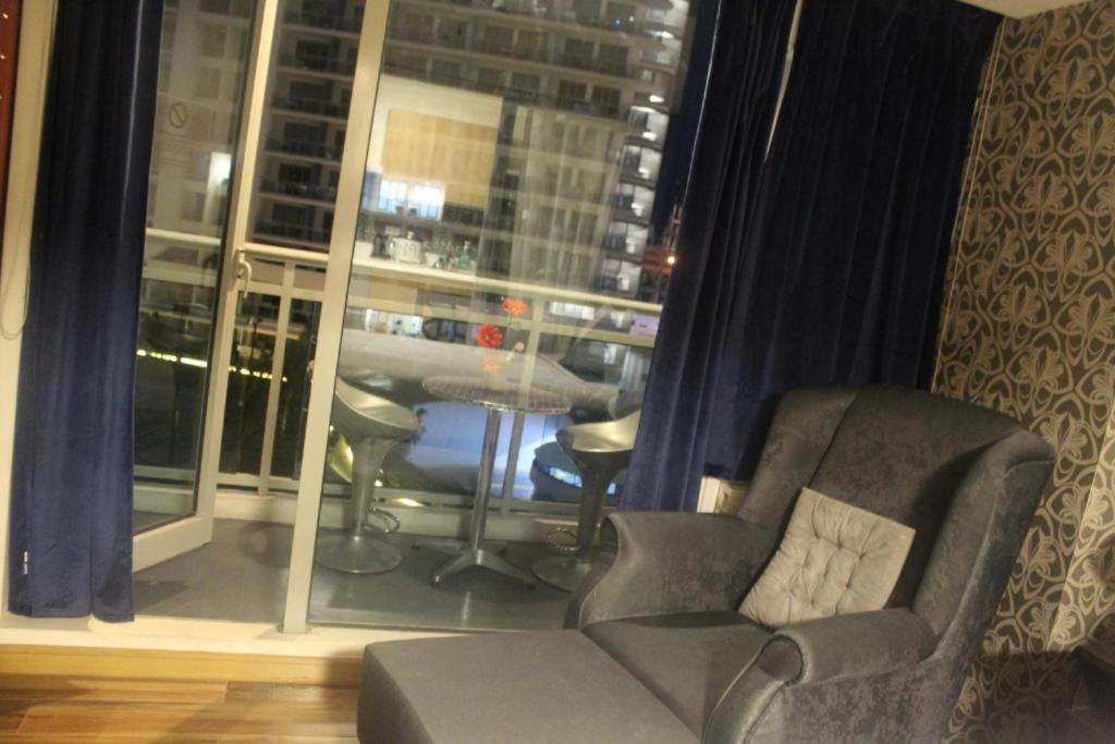 Azure C6 Balcony Wifi Near Mall Airport Multipl Units Manila Exterior foto